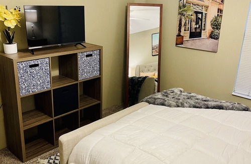 Ferndale Apartment | Immaculate 1 Bedroom Apt with Riverfront View