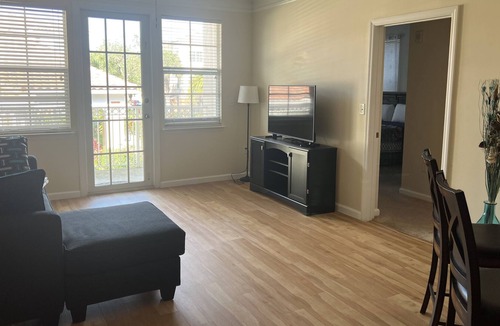 Hunt Club Condo | Immaculate 2 Bedroom 2 Bathroom Condo