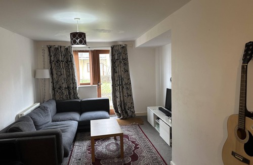 Greenhithe Apartment | Immaculate 2-bed Apartment in Greenhithe