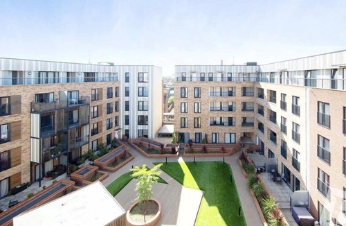 Brooklands Apartment | Immaculate 2-Bed Apartment in Romford