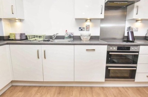 Brooklands Apartment | Immaculate 2-bed Apartment in Romford