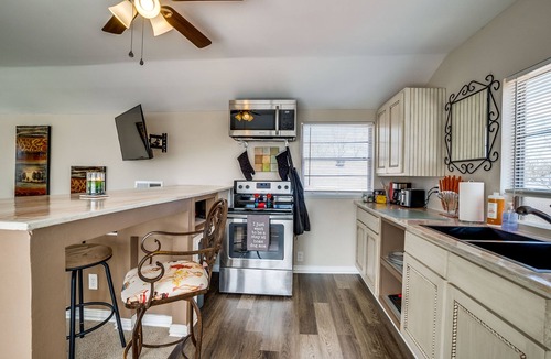 Dallas House | Immaculate 2-Bed in Dallas Close to Everything!