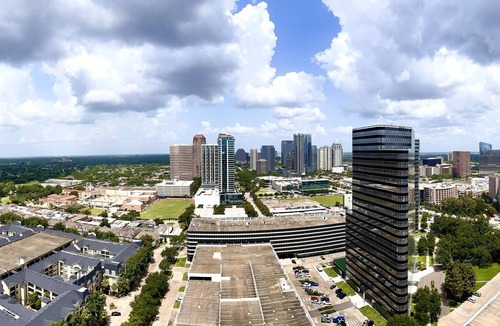 Uptown House | Immaculate 28th floor High Rise 1 Bedroom Vacation Unit