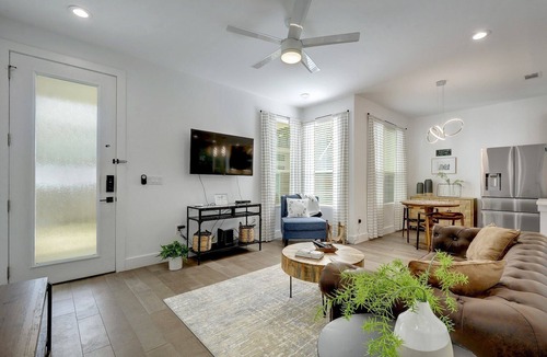 Highland House | Immaculate 2B/2B Modern Home N. Central | 30+ Days | Perfect for Temp Living