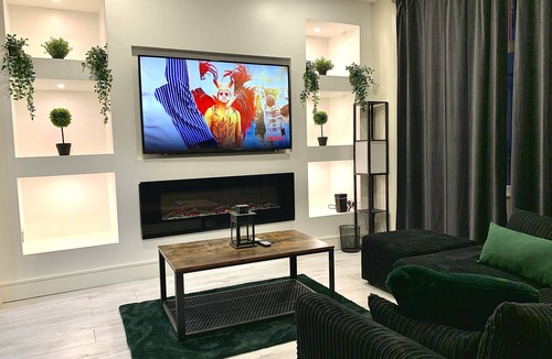 Everton House | Immaculate 3 bedroom property