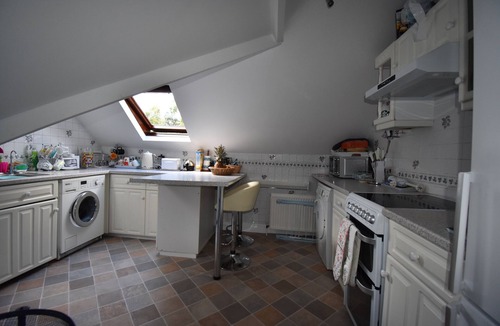 Winton Apartment | Immaculate 4-bed Apartment in Bournemouth & spa