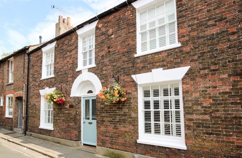 Sandwich House | Immaculate 5* Cape-Cod-inspired Spencer House