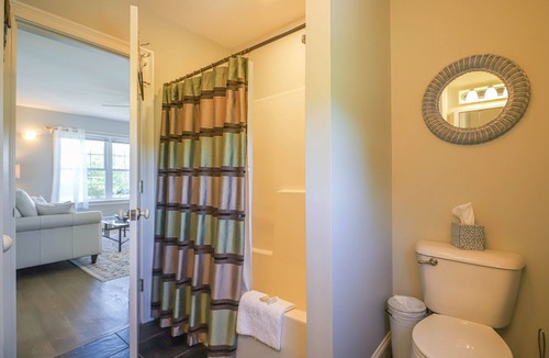 Cape Elizabeth Apartment | Immaculate, breezy and bright across from Crescent Beach