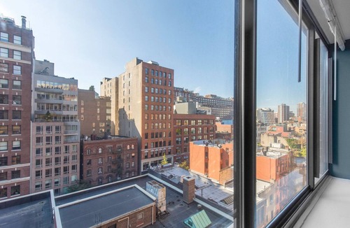 Chelsea Apartment | Immaculate Chelsea 1BR w/Water views + Doorman by Blueground