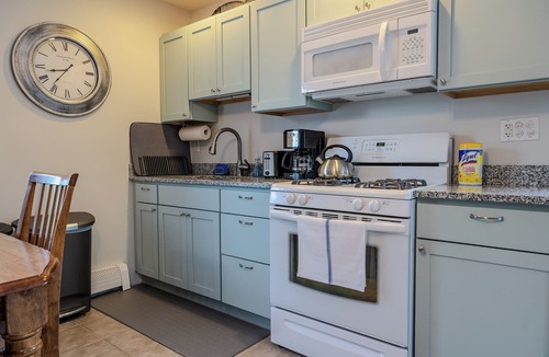 Tisbury Apartment | Immaculate Coastal Retreat!
