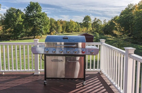 Highland Apartment | Immaculate Country Home for Winter Vacations