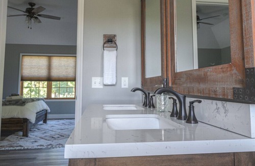 Highland Apartment | Immaculate Country Home for Winter Vacations