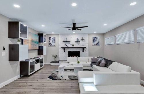 Town N County Park House | Immaculate & Cozy Entire Heated Pool House