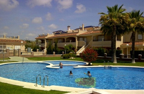 Pilar de la Horadada Apartment | Immaculate Ground Floor 2 Bed Apartment In Gated Community With Pool
