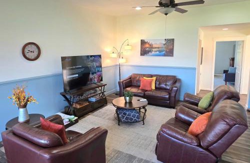 Monitor Apartment | Immaculate Home w/Mtn and River Views!