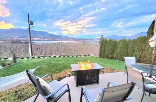 Monitor Apartment | Immaculate Home w/Mtn and River Views!