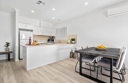 Renmark Apartment | Immaculate, Modern, Comfortable Apartment in a Convenient Location