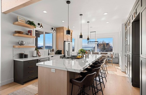 Fish Haven House | IMMACULATE Modern Rustic Luxury - Captivating Views - Sleeps 26