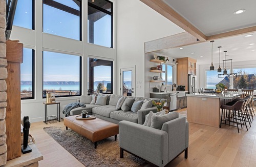 Fish Haven House | IMMACULATE Modern Rustic Luxury - Captivating Views - Sleeps 26