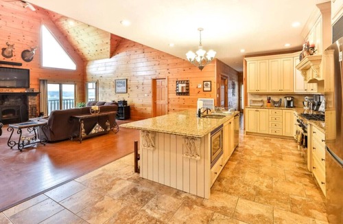 Stamford Cabin | Immaculate Mountain Top Cabin