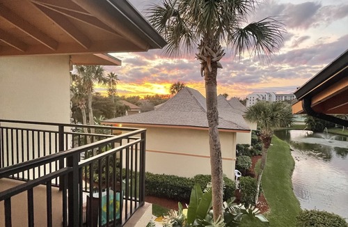 Fort Pierce Condo | IMMACULATE - OCEAN VIEW & OVERLOOKING GOLF COURSE n