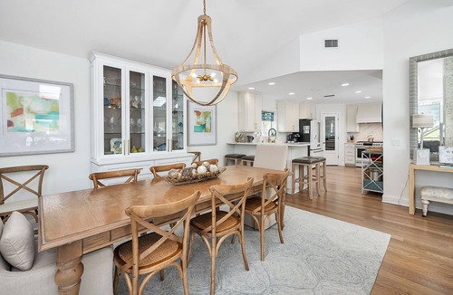 East Beach House | Immaculate Private Ocean Front Escape, Easy Walk To BEACH, Private Pool!