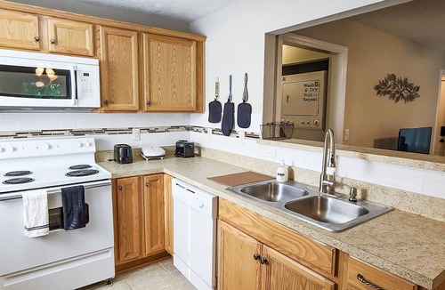 North Augusta House | Immaculate Private Home w/visiting Deer & parking
