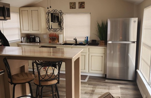 Dallas House | Immaculate Relaxed & Stylish East Dallas Neighborhood Living 20m from DT Dallas!