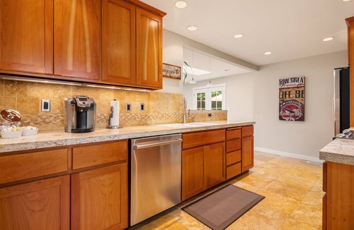 North Rose Hill House | Immaculate Rose Hill Rambler.