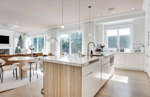 Tuckahoe House | Immaculate Southampton Home, Private Heated Pool, Great for Groups, Walking.