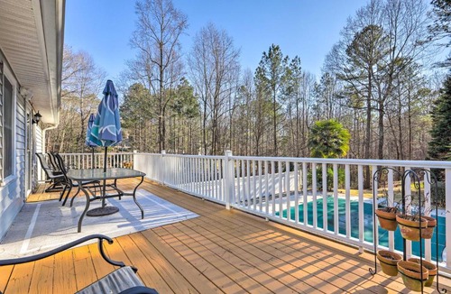 Suwanee House | Immaculate Suwanee House with Pool and Game Room!