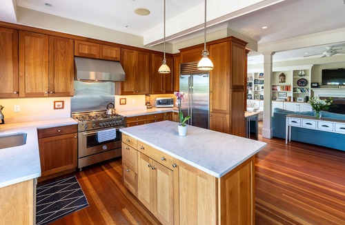 Nantucket Town House | Immaculate & Updated 4BR - steps to Town and Beach.