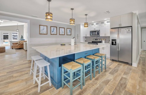 Demere Park House | Immaculate 4 bed/3.5 bath Home with Private Pool