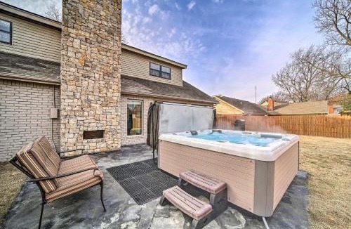 South Tulsa House | Immaculate 'Woodland View' Retreat w/Hot Tub