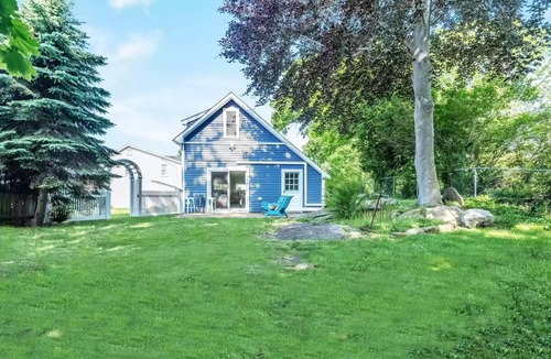 Madison Center Cottage | Immaculate Year Round Cottage Steps from the Beach Sleeps 6