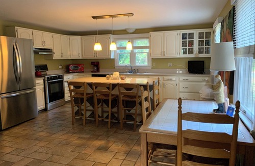 Eastham House | Immaculately maintained, large beach home with heated swimming pool