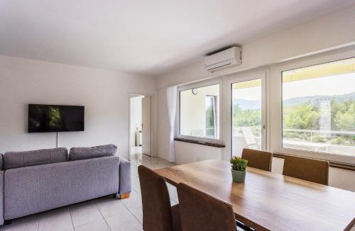 Locarno House | Immersi nella natura con accesso al fiume maggia