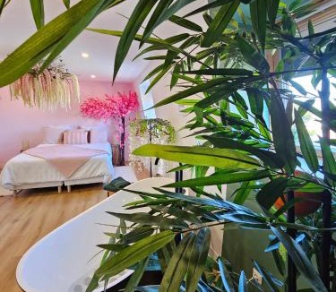 La Bassee Apartment | Immersion Forêt Enchantée, 70m2 Atypique & Design aux portes de Lille