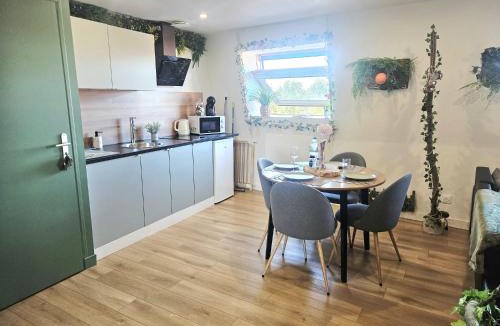 La Bassee Apartment | Immersion Forêt Enchantée, 70m2 Atypique & Design aux portes de Lille