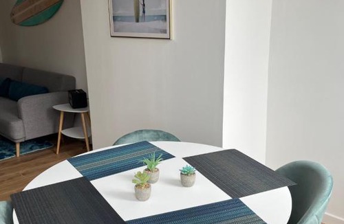 Valenciennes Apartment | Immeuble Privatif 12 pers, 3 Apparts Thématiques