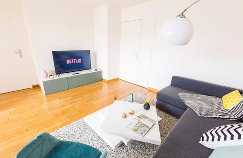 Villejuif Apartment | Immotovo - Suite moderne - Paris 8 min - Parking - NETFLIX
