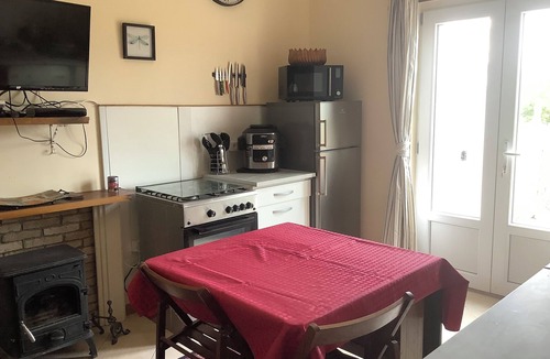 Saint-Etienne-de-Villereal Apartment | Impeccable 1-Bed Apartment