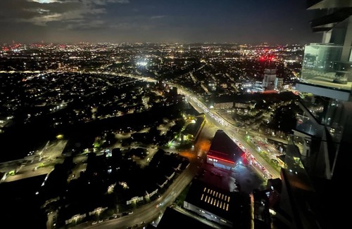 East Acton Apartment | Impeccable 1Bed Flat in West London!!