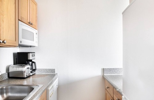 Mid-Cambridge Apartment | Impeccable Central Square 1BR, by Blueground