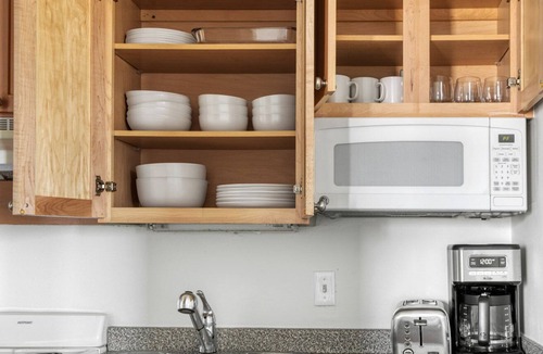 Mid-Cambridge Apartment | Impeccable Central Square 1BR, by Blueground