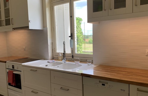 Pargny-sur-Saulx Villa | Impeccable Domain 4-Bed villa in Pargny-sur-Saulx