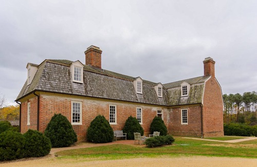 Hardyville House | Impeccably restored home with modern conveniences.