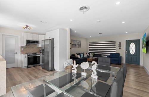 Imperial Point House | Imperial Point Pool House!