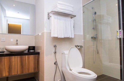 Taman Bukit Pantai Hotel | Imperial Regency Suites Kuala Lumpur