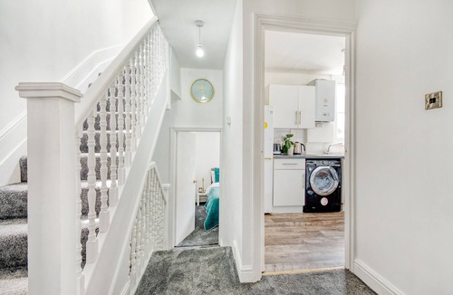 Sands End Apartment | Imperial Wharf